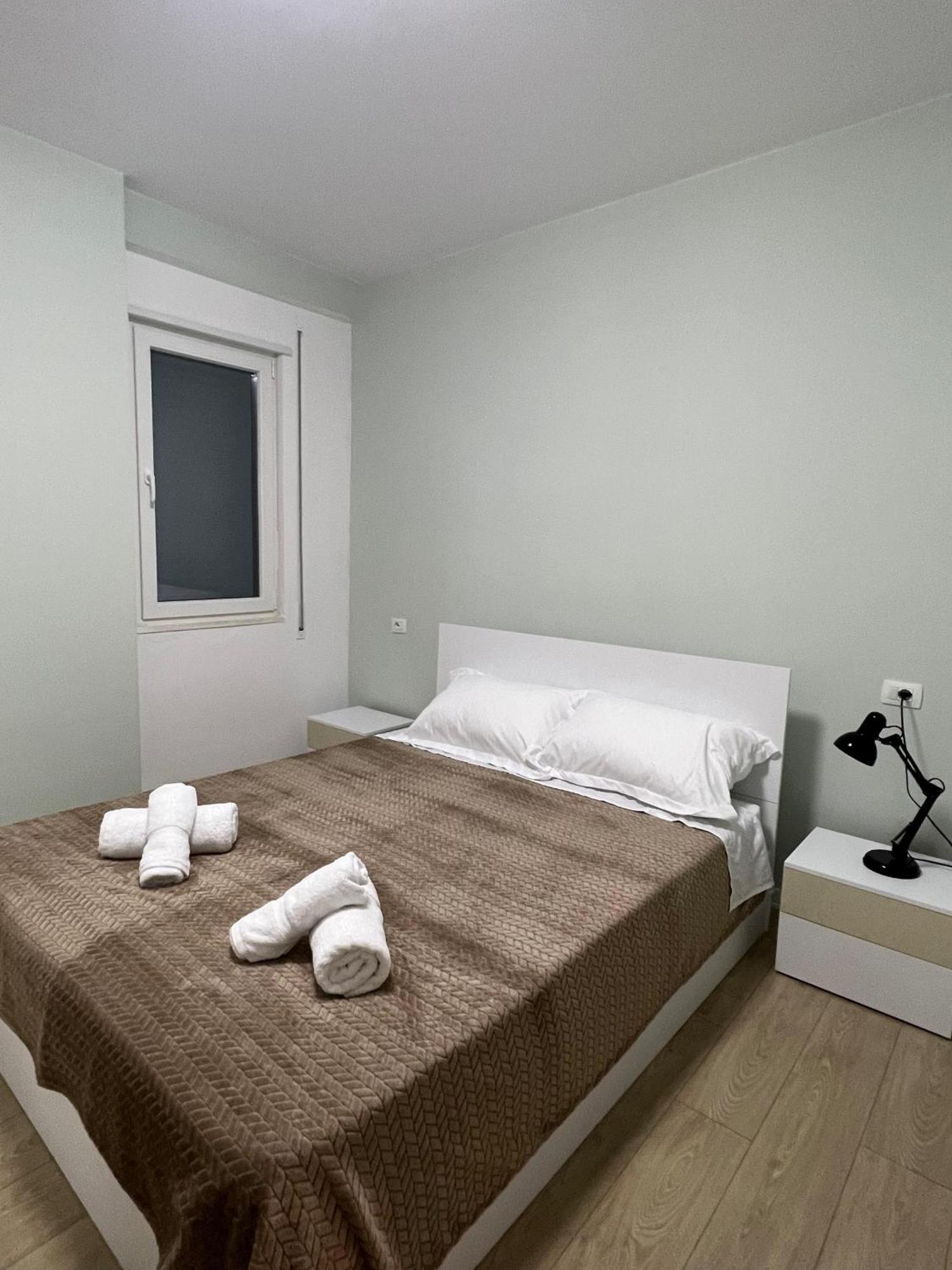 Apartment A&n